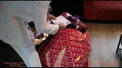 Dayê, min diyariya xweya Sersalê stend.